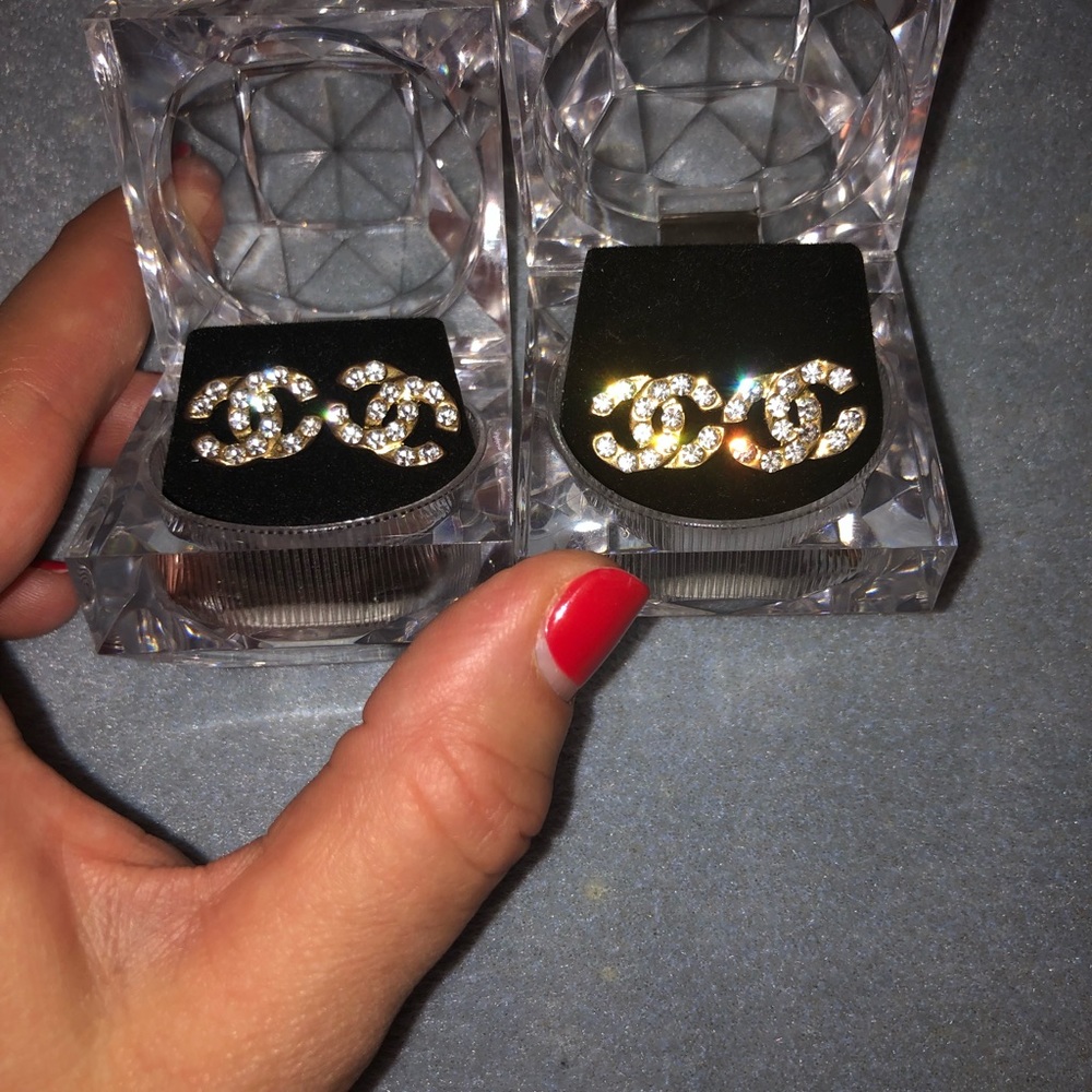 2 pair fashion earrings - Picture 8 of 8